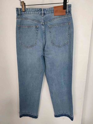 Αστέρι σαν κουμπιά στα πόδια Denim κάτω για μια μοναδική, ξεχωριστή εμφάνιση